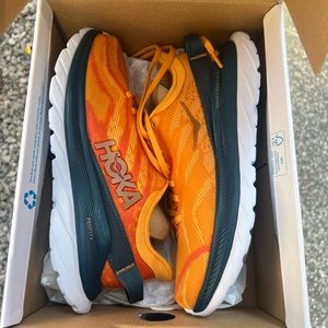 New in box Hoka Mach Supersonic womens 8.5